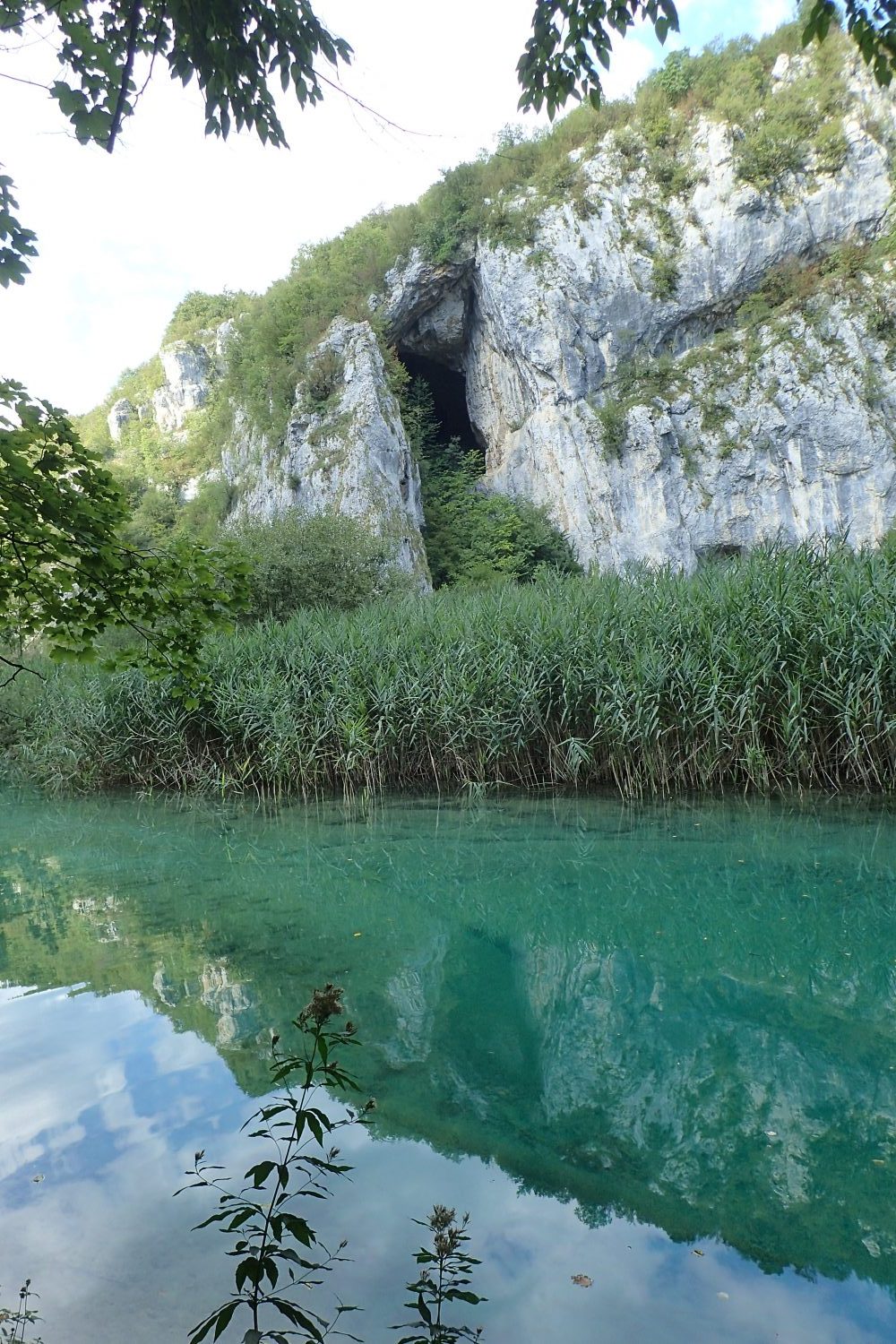 Golubnjača u kanjonu Korane (foto: H. Cvitanović)